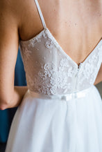 Load image into Gallery viewer, Tara LaTour- Rose And Williams  &#39;Top with Holmes Skirt&#39; size 0 used wedding dress back view close up
