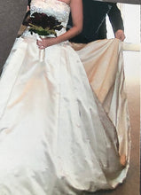 Load image into Gallery viewer, Amsale &#39;Sweetheart &#39; wedding dress size-06 PREOWNED
