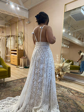 Load image into Gallery viewer, Rue de seine &#39;Kyara Gown&#39; wedding dress size-06 NEW
