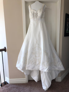 Jasmine 'F976' size 12 sample wedding dress front view on hanger