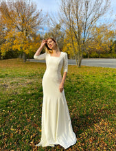 Load image into Gallery viewer, CaeliNYC by Claire Burroughs Perez &#39;CaeliNYC by Claire Burroughs Perez Aletheia Gown with Sleeves and Square Neckline &#39; wedding dress size-04 SAMPLE
