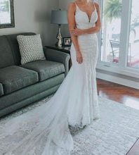 Load image into Gallery viewer, Essense of Australia &#39;D2760&#39; wedding dress size-08 PREOWNED
