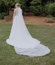 Load image into Gallery viewer, Justin Alexander &#39;55038&#39; wedding dress size-12 PREOWNED
