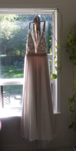 Load image into Gallery viewer, Truvelle &#39;Carrall&#39; wedding dress size-14 NEW
