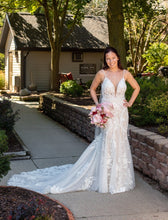 Load image into Gallery viewer, Martina Liana &#39;1043&#39; wedding dress size-02 PREOWNED
