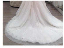 Load image into Gallery viewer, Paloma Blanca &#39;4506&#39; size 10 new wedding dress view of train
