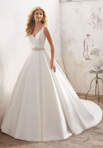 Madeline Gardner 'Marbella' size 20 new wedding dress front view on model