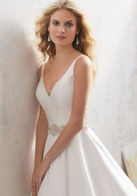 Load image into Gallery viewer, Madeline Gardner &#39;Marbella&#39; size 20 new wedding dress front view close up

