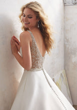Load image into Gallery viewer, Madeline Gardner &#39;Marbella&#39; size 20 new wedding dress back view close up
