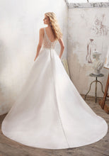 Load image into Gallery viewer, Madeline Gardner &#39;Marbella&#39; size 20 new wedding dress back view on model
