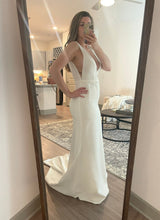 Load image into Gallery viewer, Made With Love &#39;Lucy V2&#39; wedding dress size-08 SAMPLE
