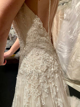 Load image into Gallery viewer, Stella york &#39;6347&#39; wedding dress size-06 SAMPLE

