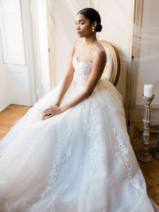 Reem Acra 'Inspiration' wedding dress size-08 SAMPLE