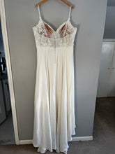 Load image into Gallery viewer, Stella York &#39;7039&#39; wedding dress size-18 NEW

