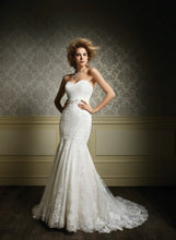 Load image into Gallery viewer, Alfred Angelo &#39;Sapphire&#39; size 8 used wedding dress front view on model
