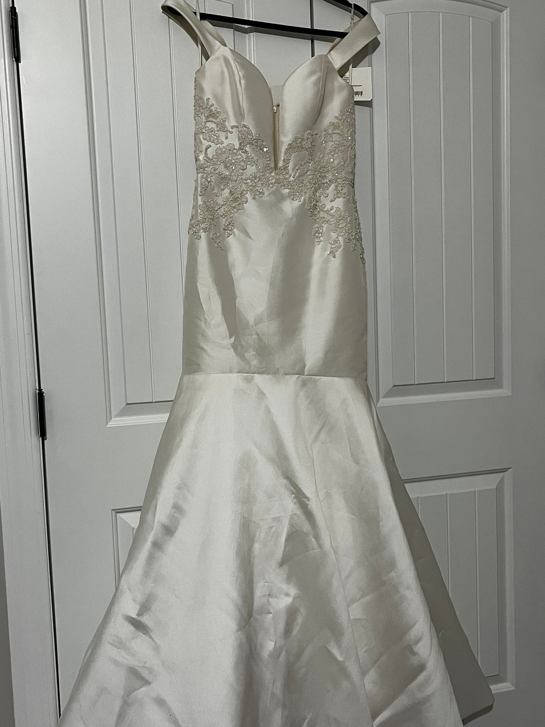 Kenneth Pool 'Mikayla K492' wedding dress size-04 NEW