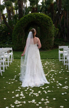 Load image into Gallery viewer, David&#39;s Bridal &#39;AI25050112&#39; wedding dress size-06 PREOWNED
