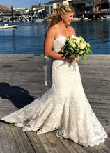 Load image into Gallery viewer, Custom &#39;Classic&#39; size 12 used wedding dress front view on bride
