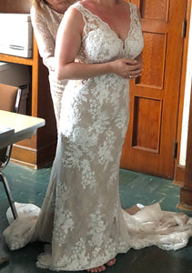 Stella York '6933' wedding dress size-06 PREOWNED