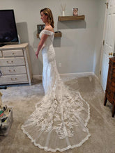 Load image into Gallery viewer, Oleg Cassini &#39;CWG807&#39; size 6 new wedding dress side view on bride
