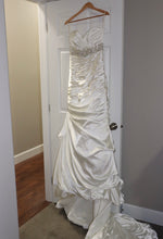 Load image into Gallery viewer, Sottero and Midgley &#39;Adorae (JSM1307LU)&#39; wedding dress size-10 NEW
