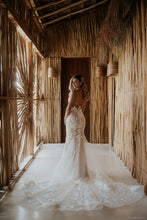 Load image into Gallery viewer, Ines Di Santo &#39;Margarita &#39; wedding dress size-04 PREOWNED
