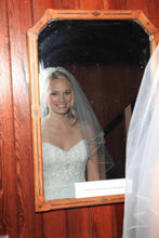Load image into Gallery viewer, Casablanca &#39;2072&#39; wedding dress size-06 PREOWNED
