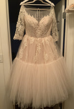 Load image into Gallery viewer, House of Mooshki &#39;Custom Design &#39; wedding dress size-12 NEW

