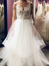 Load image into Gallery viewer, Hayley Paige &#39;Halo Style 1600 &#39; wedding dress size-04 NEW
