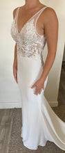 Load image into Gallery viewer, Made With Love &#39;Carlie - #467&#39; wedding dress size-02 NEW
