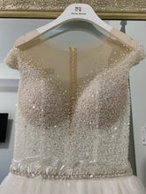 Load image into Gallery viewer, Milla Nova &#39;Meldi gown&#39; wedding dress size-02 NEW
