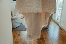 Load image into Gallery viewer, Mikaella &#39;Style #2215&#39; wedding dress size-02 PREOWNED
