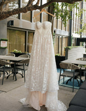 Load image into Gallery viewer, Private Collection &#39;Private label &#39; wedding dress size-08 PREOWNED
