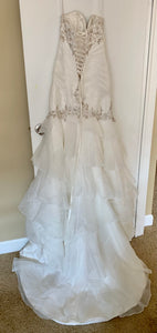 Allure Bridals '8815' wedding dress size-02 SAMPLE