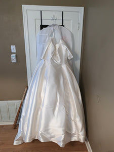 Casablanca '2415 Macy' wedding dress size-18 NEW