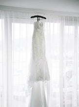 Load image into Gallery viewer, Pronovias &#39;PRINCIABD&#39; wedding dress size-02 PREOWNED
