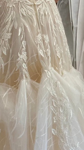 Pronovias 'Cloe' wedding dress size-00 NEW