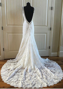 Allure Bridals 'C261' size 6 sample wedding dress back view on mannequin