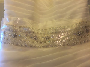 Pronovias 'Garza Paris' size 8 sample wedding dress view of beltline