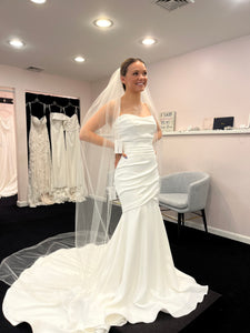Paloma Blanca '4975' wedding dress size-02 NEW