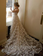 Load image into Gallery viewer, Berta &#39;16-23&#39; size 4 used wedding dress side view on bride
