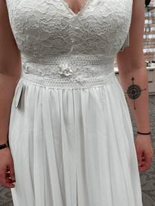 David's Bridal 'WG4011DB' wedding dress size-08 NEW