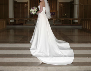 Monique Lhuillier 'Unknown' wedding dress size-10 PREOWNED