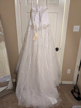 Load image into Gallery viewer, Allure Bridals &#39;8769&#39; wedding dress size-08 NEW
