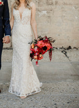 Load image into Gallery viewer, Allure Bridals &#39;E164 Freya&#39; wedding dress size-06 PREOWNED
