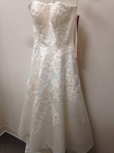 Load image into Gallery viewer, Oleg Cassini &#39;Embroidered Satin&#39; size 6 new wedding dress front view on hanger
