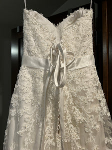 Maggie Sottero 'Emma' wedding dress size-08 PREOWNED