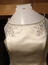 Load image into Gallery viewer, Melissa Sweet &#39;Luly&#39; size 8 new wedding dress front view on hanger
