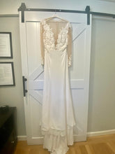 Load image into Gallery viewer, Daalarna &#39;LVS 347&#39; wedding dress size-06 NEW
