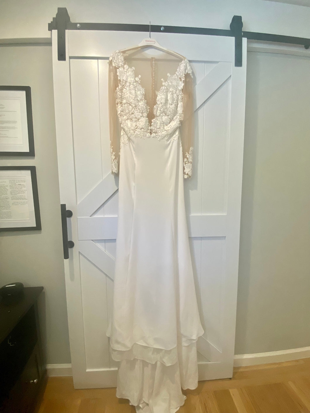 Daalarna 'LVS 347' wedding dress size-06 NEW